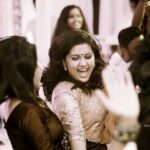 Sarayu Mohan Instagram - #euphoria#wedding time#friends r family too# Kannur
