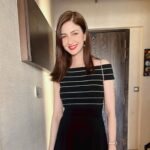 Saumya Tandon Instagram – Pictures before leaving for the event. 

#saumyatandon