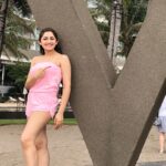 Sayyeshaa Saigal Instagram – A day at the beach 🏖 

#waterbaby#holiday#funtimes#love#relax#sunandsand