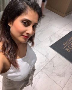 Shamlee Instagram - My most prized possession - MEEE 😬😬😬 #fashion #photography #love #style #instagood #photooftheday #beauty #like #instagram #beautiful #follow #art #photo #portrait #photoshoot #cute #picoftheday #myself #girl #modeling #smile #me #photographer #makeup #happy #likeforlikes #selfie #bhfyp
