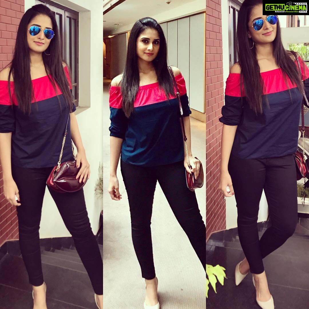 Shamlee Instagram - #ammammagarillu styling @chaitanyarao_official outfit @tommyhilfiger thank you 😊