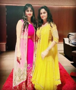 Shamlee Instagram - Diwali ‘21 🪔🪔🪔 Styling - @rehanabasheerofficial hair - @uma_pooja