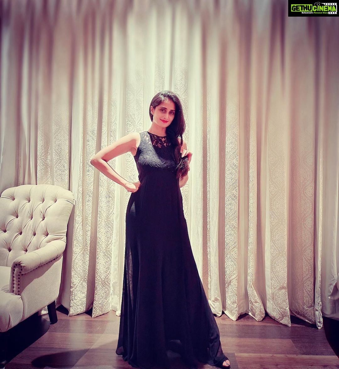 Shamlee Instagram - Read between the lines..