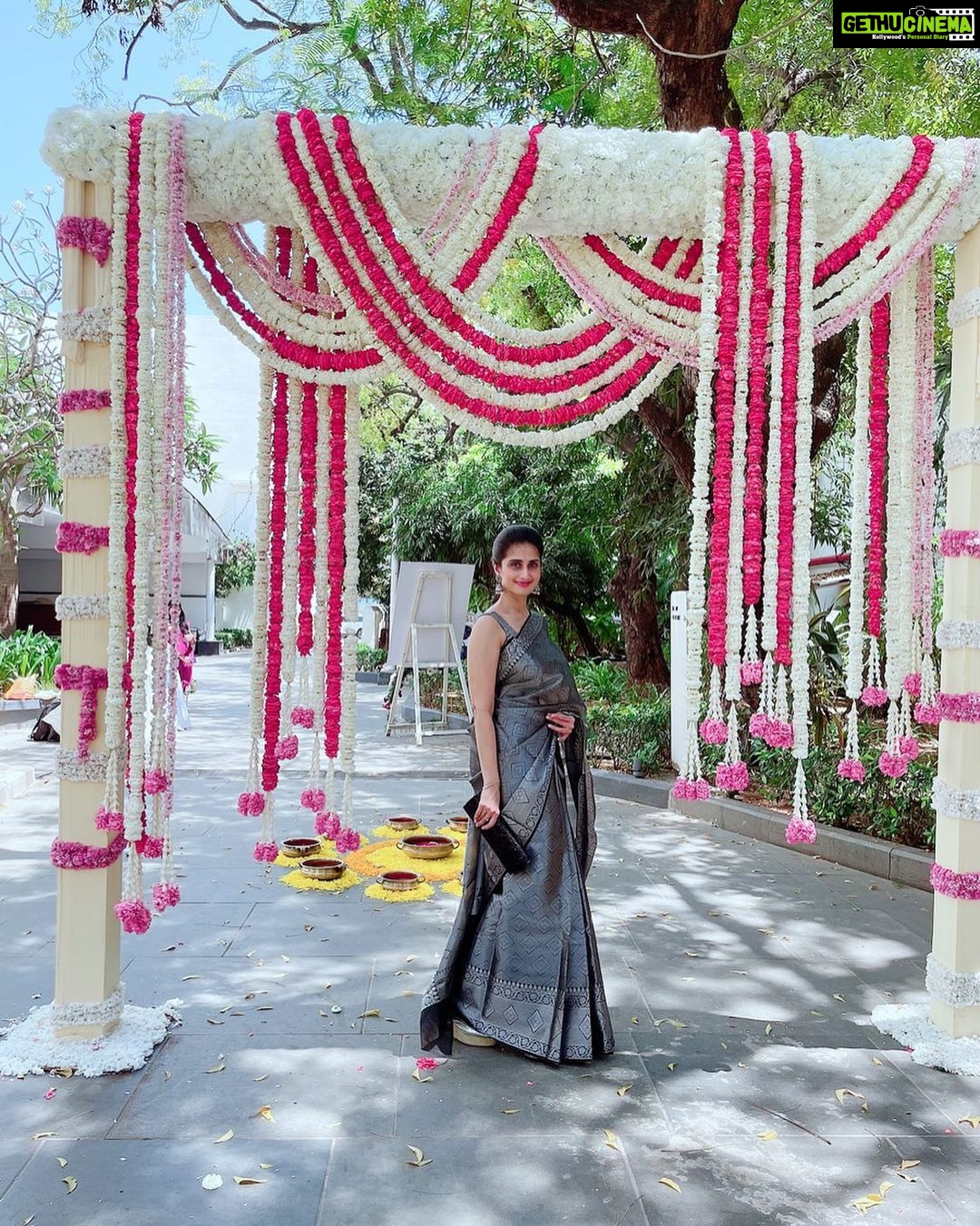 Shamlee Instagram - Connecting the dots like... hair styling and saree @dolma.tamang