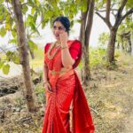 Shamna Kasim Instagram – Styling @sabarinathk_ 
Sarees @kanchivaram.in 
Blouse @sabarinathk_ 
Jwellery @kushalsfashionjewellery 
Hairstylist @dream_shades71