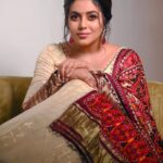 Shamna Kasim Instagram - Styled by @officialanahita Outfit: @sindhureddyofficial Earr: @kushalsfashionjewellery Makeup&hair: @danam_mua Pics: @68focus_photography Personal staff: @bhanu.reshma.90