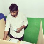 Shanmuga Pandian Instagram - Cast your Vote 🗳 . . . . #election#tamilnaduelections#politics#political#youngsters#kollyood#cinema#youth#vote#rights#dmdk#vijayakanth#premalathavijayakanth#shanmugapandian#vijayaprabhakaran