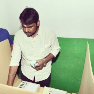 Shanmuga Pandian Instagram - Cast your Vote 🗳 
.
.
.
.
#election#tamilnaduelections#politics#political#youngsters#kollyood#cinema#youth#vote#rights#dmdk#vijayakanth#premalathavijayakanth#shanmugapandian#vijayaprabhakaran