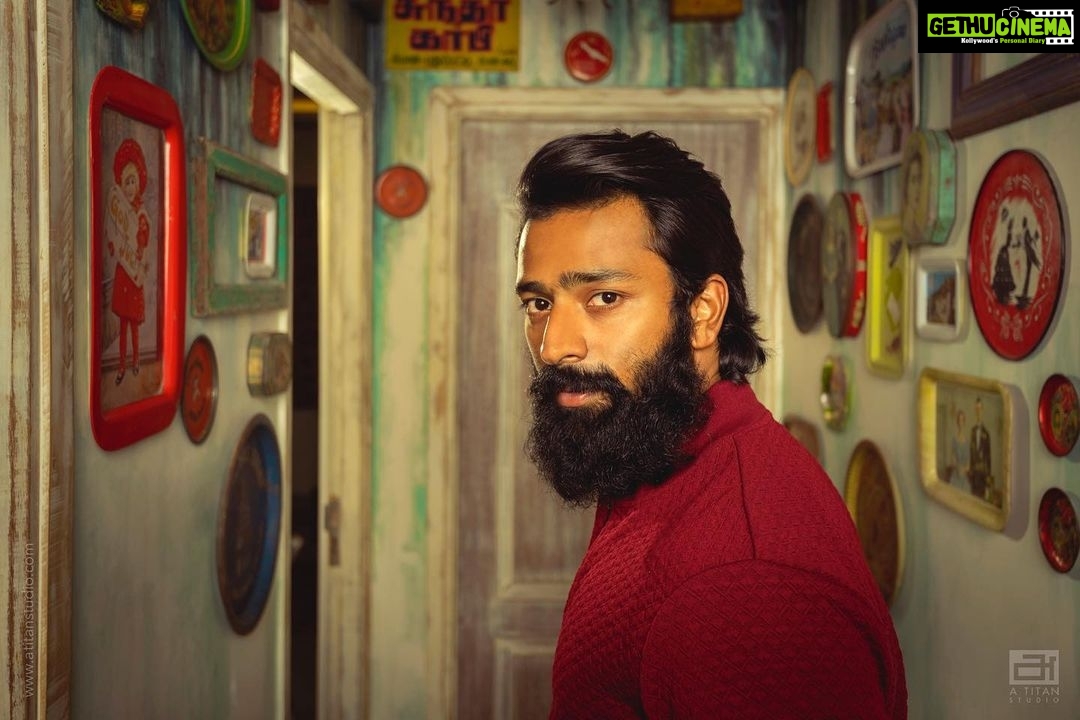 Shanthanu Bhagyaraj Instagram - When Life decides to test you with a Roller Coaster ride ... pushes you to the Maximum limit .... You tell your inner self- “இதுக்கு மேல என்ன டா நடக்க முடியும் ? ? ? காத்திருக்கலாம்.. பொறுமையா“ Pc : @atitan.studio Location : @bnbboutique_chennai Design hub of @bricksnbeams