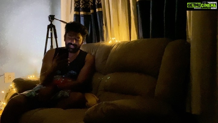 Shanthanu Bhagyaraj Instagram - A tiny dedication to #Sathaar @kalidas_jayaram 😍😬 @prabhakaranjustin brother ஏதோ try பண்ணேன் ... மன்னிக்கவும் 🙏🏻