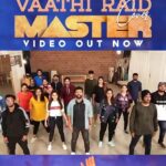 Shanthanu Bhagyaraj Instagram – Here’s our dedication to #Master 
#VaathiRaidu Daa 💣💥
A #KikisDanceStudio version💥

https://youtu.be/P4HNwmFSQhY
(Check story for link)
(Channel link in bio) 

Kickstart ur #MasterPongal on #WithLoveShanthnuKiki
ஆரம்பிக்கலாங்களா ?! 

@kikivijay11 @anirudhofficial @kalairockson @rocksonfelix @sonymusic_south @jagadishbliss @actorvijaysethupathi #Thalapathy 
@mahu3784