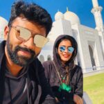 Shanthanu Bhagyaraj Instagram - This #eid , stay home with your loved ones and celebrate 💛 நமது இஸ்லாம் நண்பர்கள், சகோதர சகோதரிகளுக்கு எமது ஈகை பெருநாள் நல்வாழ்த்துக்கள் #eidmubarak Wishing all my dear friends, brothers and sisters #eidulfitr #StayHome #StaySafe #StayHealthy #DOUBLEMASKUP #Throwback #Dubai Sheikh Zayed Mosque