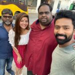 Shanthanu Bhagyaraj Instagram - #MurungakkaiChips It’s a wrap on Sunrise🌅 🎥with a brilliant song shoot 🕺🏻 Tnx to d entire team for dis wonderful experience💛One of D most passionate producers I’ve come across #RavindarChandrasekaran 💛 More updates soon @ravindarchandrasekaran @athulyaofficial @srijar18 @dharankumar_c @sonymusic_south @dop_ramesh @narmadhaveni @firstmanfilings @shobi_master @lalithashobi