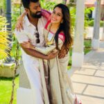 Shanthanu Bhagyaraj Instagram – கல்யாண season 😍 
Decked up with @kikivijay11 for a dear friends’ wedding 💛 
#WeddingVibes