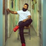 Shanthanu Bhagyaraj Instagram - அப்னா டைம் ஆயேகா 😉 Pc : @atitan.studio Location : @bnbboutique_chennai Design hub of @bricksnbeams