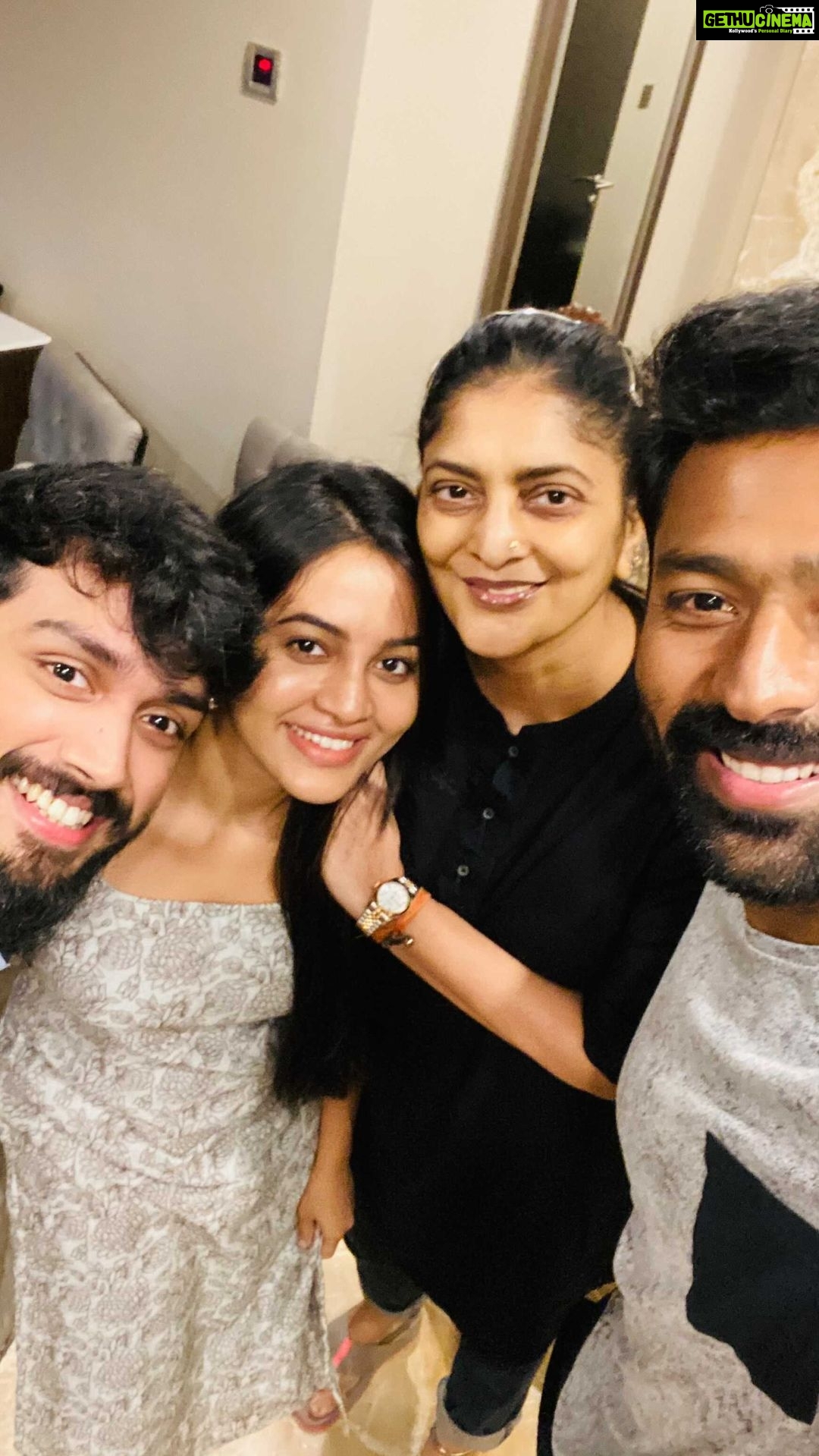 Shanthanu Bhagyaraj Instagram - Here’s us celebrating the success of #Thangam with all of you on our live session for giving us this beautiful success☺️ With love always - Thangam Team @kalidas_jayaram @bhavanisre #SudhaKongara #Shanthnu @netflix_in