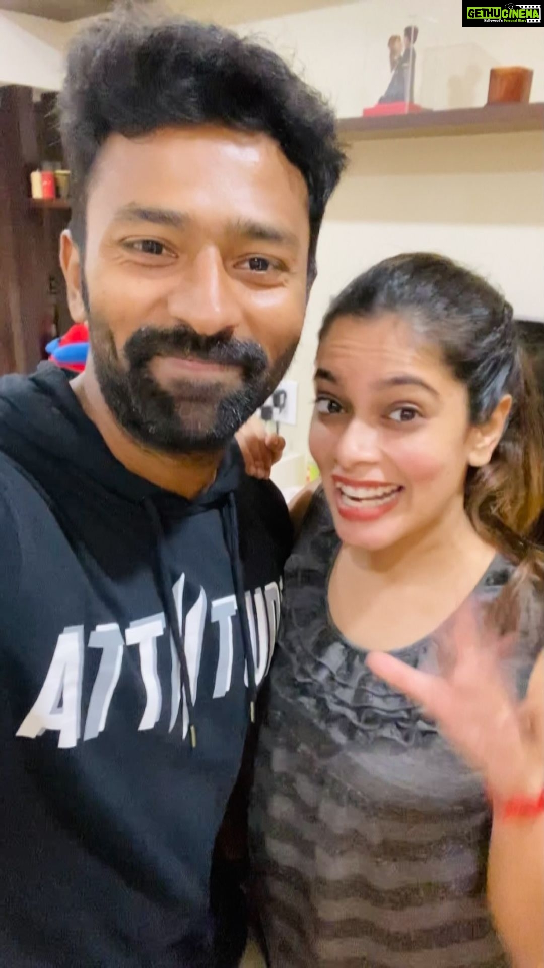 Shanthanu Bhagyaraj Instagram - #EngaPoreDe Music video Releasing Today 5pm 😍🤩 Our dear friends , your favourite celebrities from the industry will be releasing it 💛 Stay tuned 😊 @kikivijay11 @dharankumar_c @brinda_gopal @divomovies @trendloud @onlynikil @sandeepkvijay @radha_sridhar @rjvijayofficial @stevenaj14