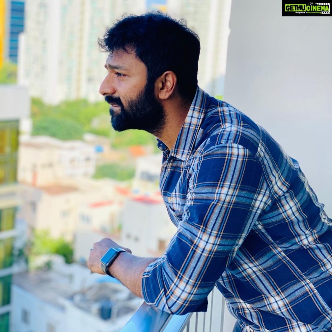 Shanthanu Bhagyaraj Instagram - Sunday Vibes 🖤🤍 Gear shift from chips to kottam🤩 Working Week ahead... Chill before the Drill😍 PC: none other than @kikivijay11 🤪😍 Location : @somersetchennai Somerset Greenways Chennai