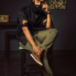 Shanthanu Bhagyaraj Instagram – A wise man once told “Don’t give bullshit theories”… 
so here’s me givin you nothin but a lot of “Love & Positivity”💛😍

PC: @atitan.studio