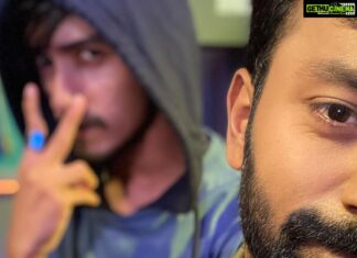 Shanthanu Bhagyaraj Instagram - With my #dancingrose @sakthii___ 🤪😂💜(lavender heart sakthi’s choice) #Pista #sakthi #shanthnu #insta #instagood #instagram #instadance #instadancer