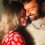 Shanthanu Bhagyaraj Instagram – Enga #Kuttystory ❤️ Happy #ValentinesDay  makkaley ❤️
Spread love in every possible way, Love is the only thing which has no strings attached 😊
Couples….. லவ் பண்ணுங்க , ஜாலியா இருங்க 💛 
Morattu Singles … Vaazhkaiya ippovae enjoy pannunga 😂🤣