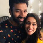 Shanthanu Bhagyaraj Instagram - Wishing y’all a #Happy2020💛 Let’s welcome this decade with a lot of hope , love , positivity💛 Love everyone like you wud love ur own self 💛 @kikivijay11 @mahu3784 @nishkrish @poornimabhagyaraj @ritchiedamian @the_kaladhar @arvindkaladhar @jayanthirkv