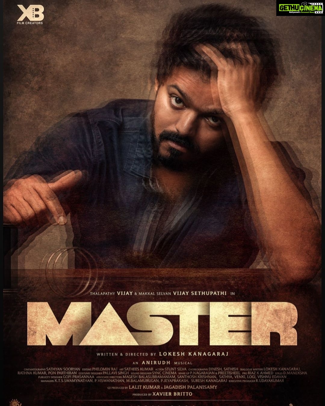 Shanthanu Bhagyaraj Instagram - Addra maelatha🔥🔥 Presenting you “எங்க அண்ணன்”, #Vijay anna in #Master 🤩 #DirLokesh has something super exciting up his sleeves🔥💛Get ready Makkaley💛 “Happy NewYear Nanba” #xbfilmcreators @lalit_sevenscr @jagadishbliss #ThalapathyinMaster
