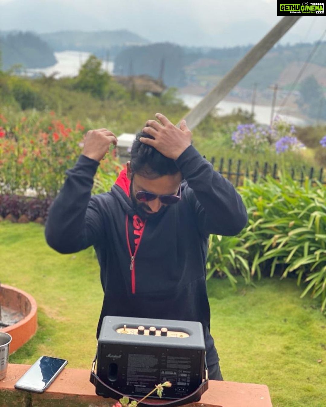 Shanthanu Bhagyaraj Instagram - A series of events 🤪 PC : @kikivijay11