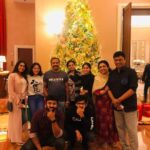 Shanthanu Bhagyaraj Instagram - Family across the sea 💛 #Bhagyaraj #KannanRavi @deepak__ravi @minnie2400 @kikivijay11 @poornimabhagyaraj #deepaaunty #shwetha Dubai, United Arab Emirates