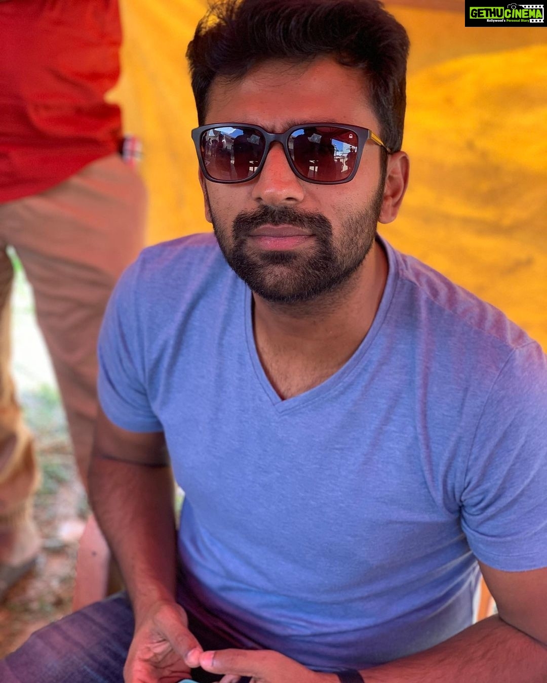 Shanthanu Bhagyaraj Instagram - Photography skills 😅 PC : @malavikamohanan_ Shimoga, Karnataka