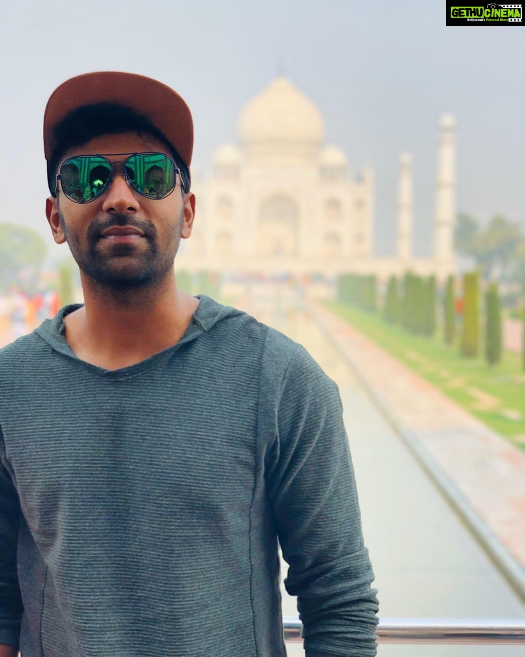 Shanthanu Bhagyaraj Instagram - Chennai to Agra 💛