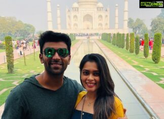 Shanthanu Bhagyaraj Instagram - Orrey the lovaangies 😍😋Agra #TajMahal with @kikivijay11 💛 Tajmahal
