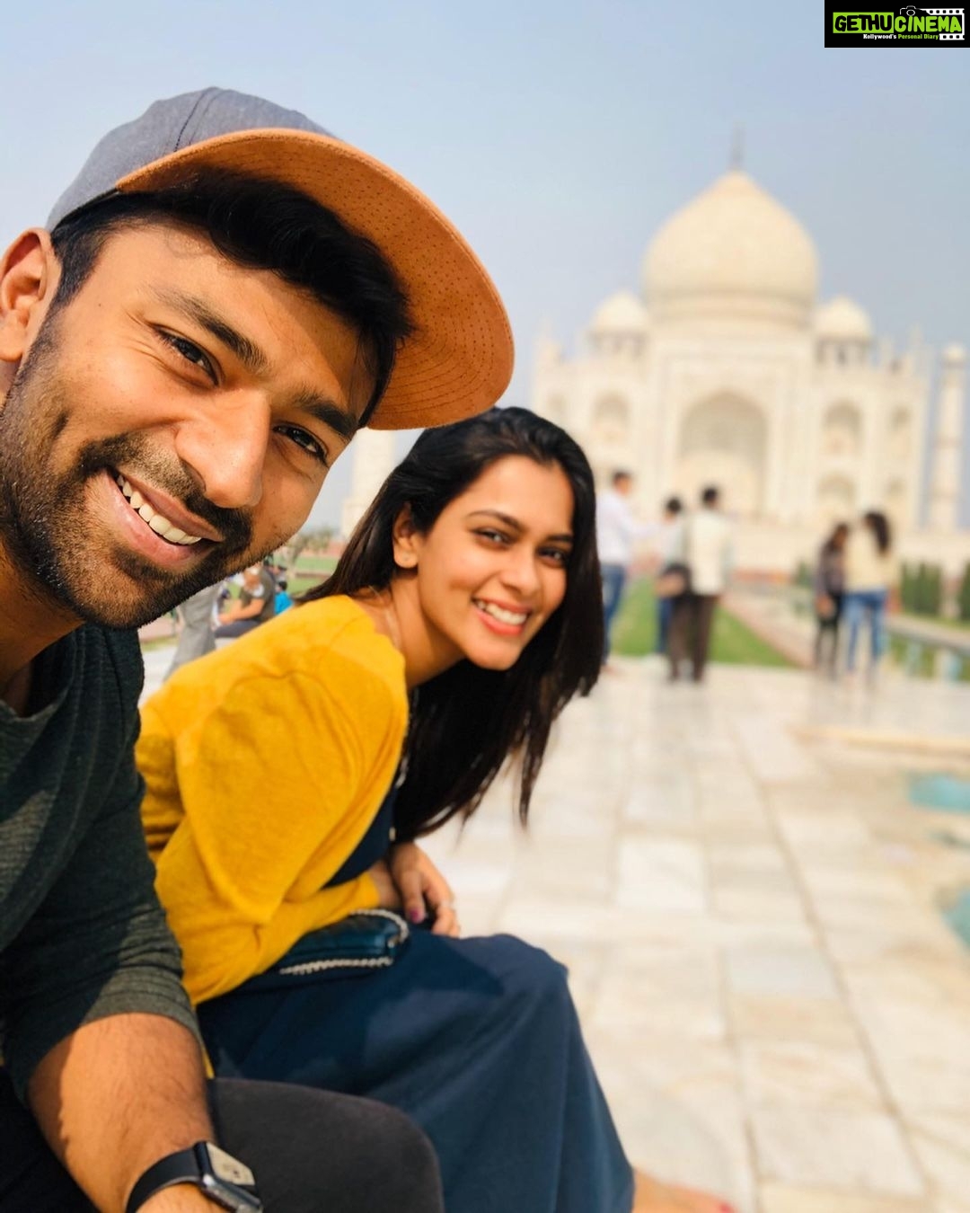 Shanthanu Bhagyaraj Instagram - With my singappal azhagi 🤪 A memorable trip to #tajmahal #agra with @kikivijay11 💛 #AgraDiaries #TajMahalDiares #traveldiaries Taj Mahal