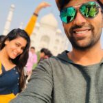 Shanthanu Bhagyaraj Instagram – With my singappal azhagi 🤪
A memorable trip to #tajmahal #agra with @kikivijay11 💛
#AgraDiaries #TajMahalDiares
#traveldiaries Taj Mahal