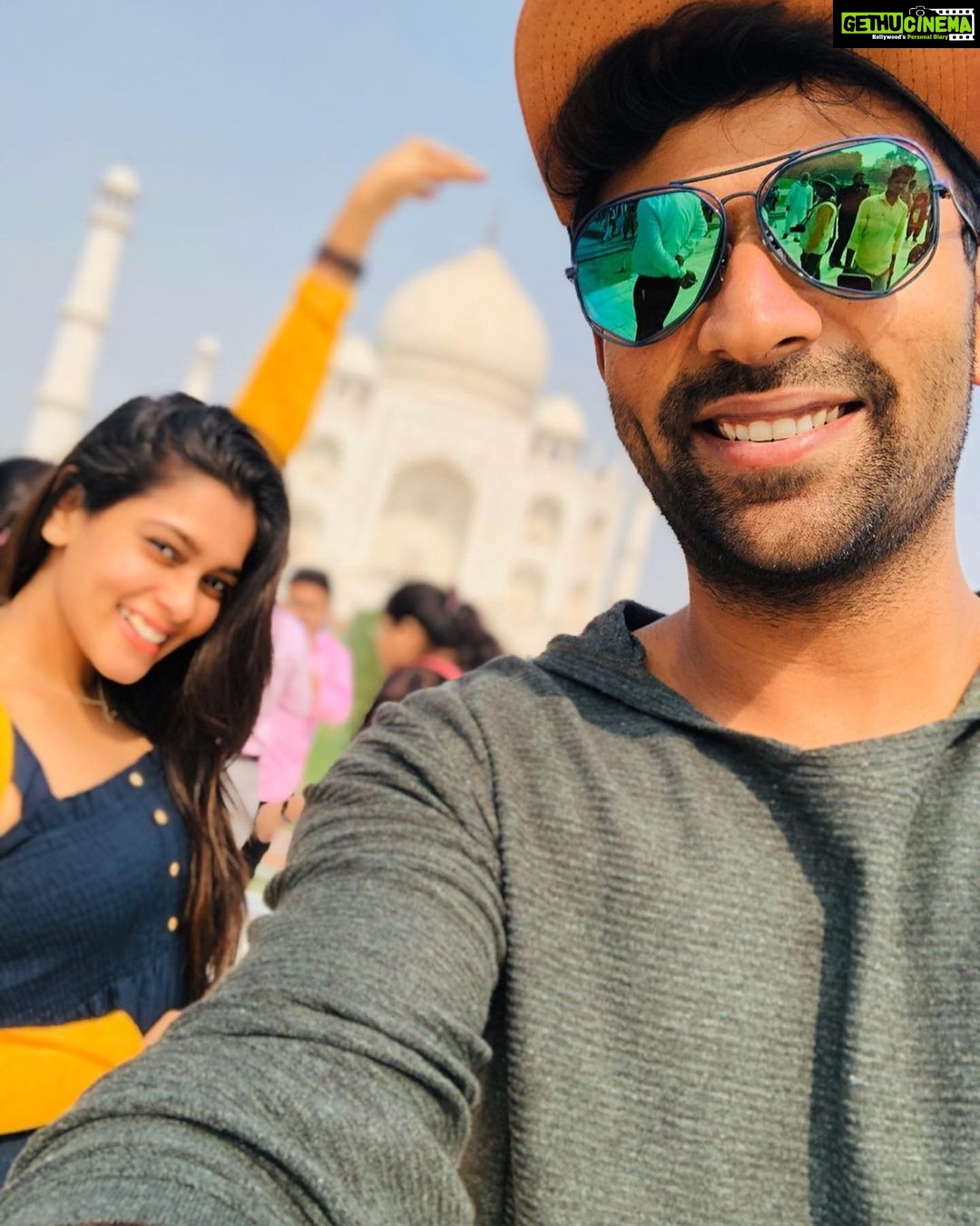 Shanthanu Bhagyaraj Instagram - With my singappal azhagi 🤪 A memorable trip to #tajmahal #agra with @kikivijay11 💛 #AgraDiaries #TajMahalDiares #traveldiaries Taj Mahal