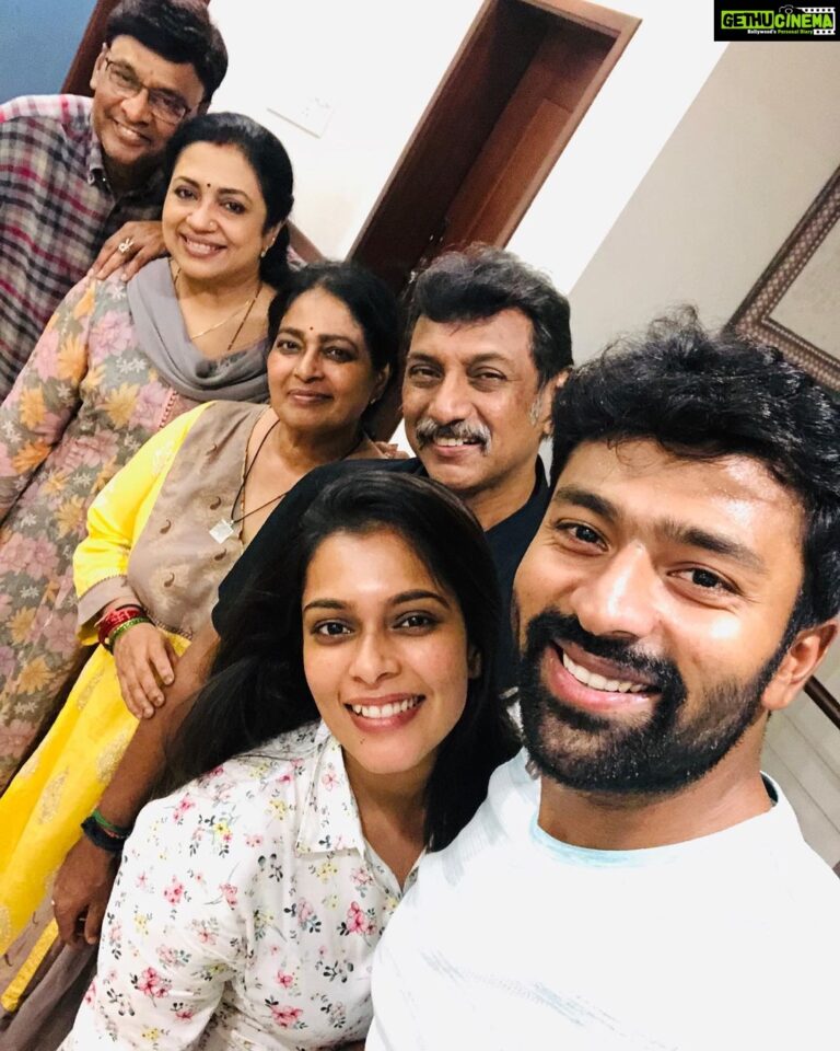 Shanthanu Bhagyaraj Instagram - ‪Marry your good friend .. Adhu oru feeling nanba💛the best part is when u have your little quarrels and when u make up after it 😁💛 ‬ ‪ Celebrating our 4th year ‬💛😊 @kikivijay11