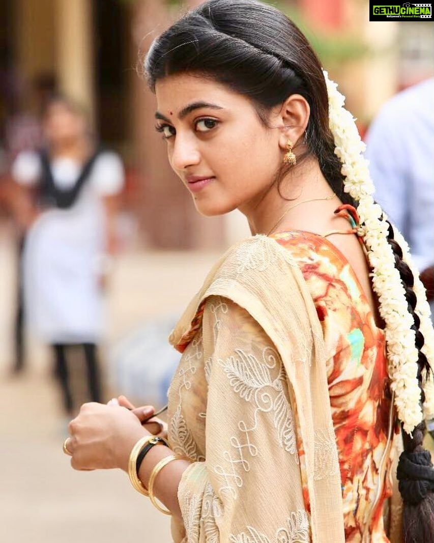 Shanthanu Bhagyaraj Instagram - Welcoming the beautiful #Anandhi on board #RaavanaKottam 💛😊Always admired the kinda scripts she chooses😊glad u are a part of this project👌🏻 Beginning wid a super-fun concept song sequence composed by @prabhakaranjustin for #இராவணகோட்டம் @donechannel1