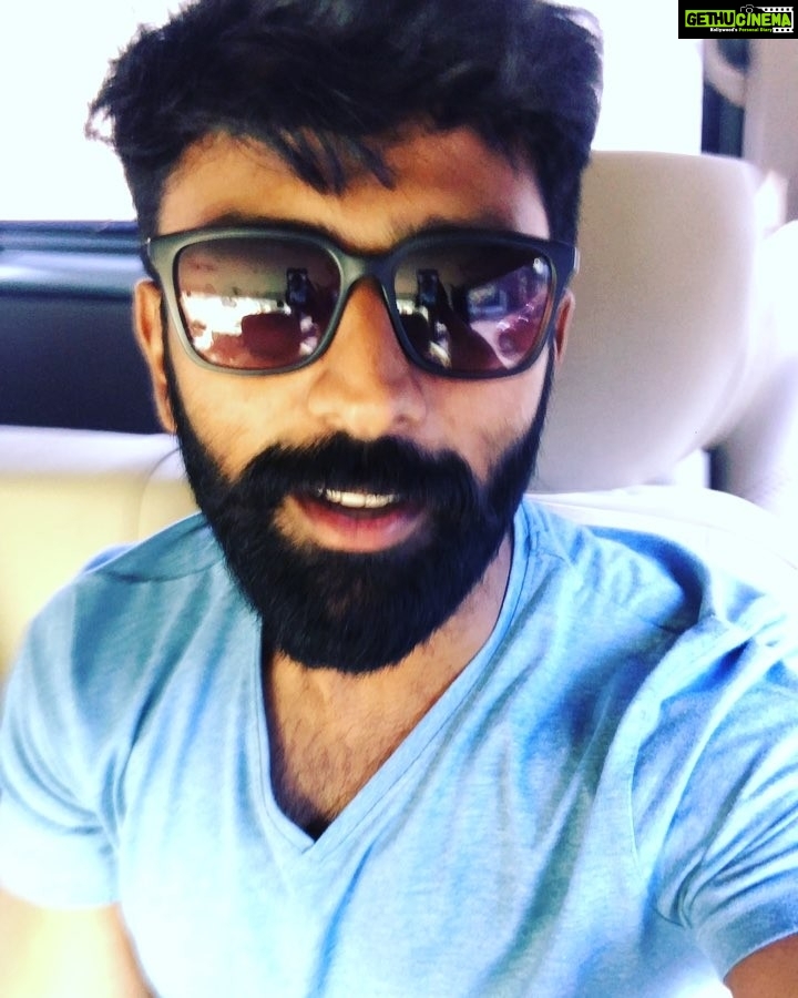 Shanthanu Bhagyaraj Instagram - Investment in “wife impressing techniques” are subject to Market risks 🙄🙄🤦🏻♂️🤦🏻♂️ @kikivijay11