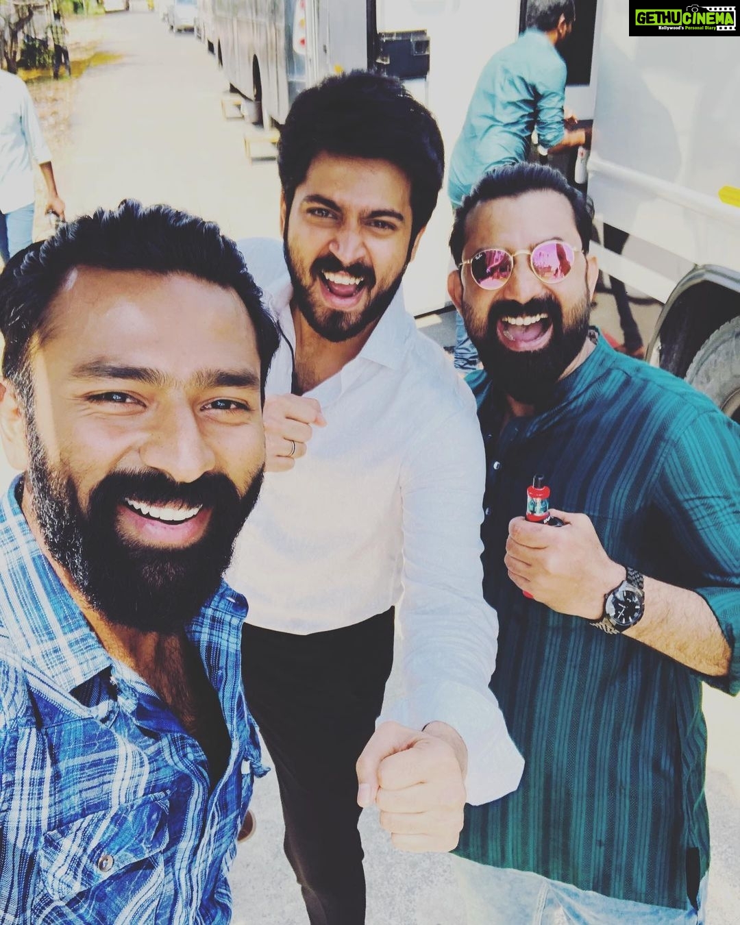 Shanthanu Bhagyaraj Instagram - #kasadatabara times π with the bigg boss champs @harish_kalyan #sendrayan @sendrayanarmy @aravindaakash aka #rinku and @premgi Something extremely new coming up π₯ππ» #blackticketconpany @donechannel1