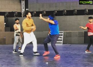 Shanthanu Bhagyaraj Instagram - An urge to learn dance startd at d age of 8 bcz of dis miracle of a dancer..aftr 23yrs dancing alongside him #Prabhudeva master tnk u fr makin dis dream come true #mathrubhumilivewidlegends Comin soon💛waitin to shake legs wid @actorvijay na nxt😍 @nikkigalrani #sridhar #prasad #hari