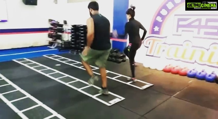 Shanthanu Bhagyaraj Instagram - Cardio sessions get really intense at @f45training_nungambakkam especially with the super woman @deeptiakki alongside you 😁💪🏻💪🏻💪🏻 #teamtraining #teamfitness #teamgoals #functionaltraining #f45 #f45training F45 Training Nungambakkam - Basement