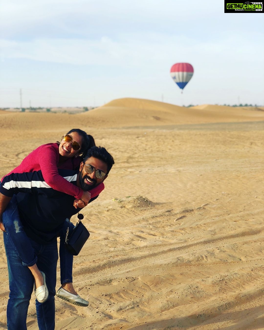 Shanthanu Bhagyaraj Instagram - @kikivijay11 ❤️💛😊 Hot Air Balloon Dubai