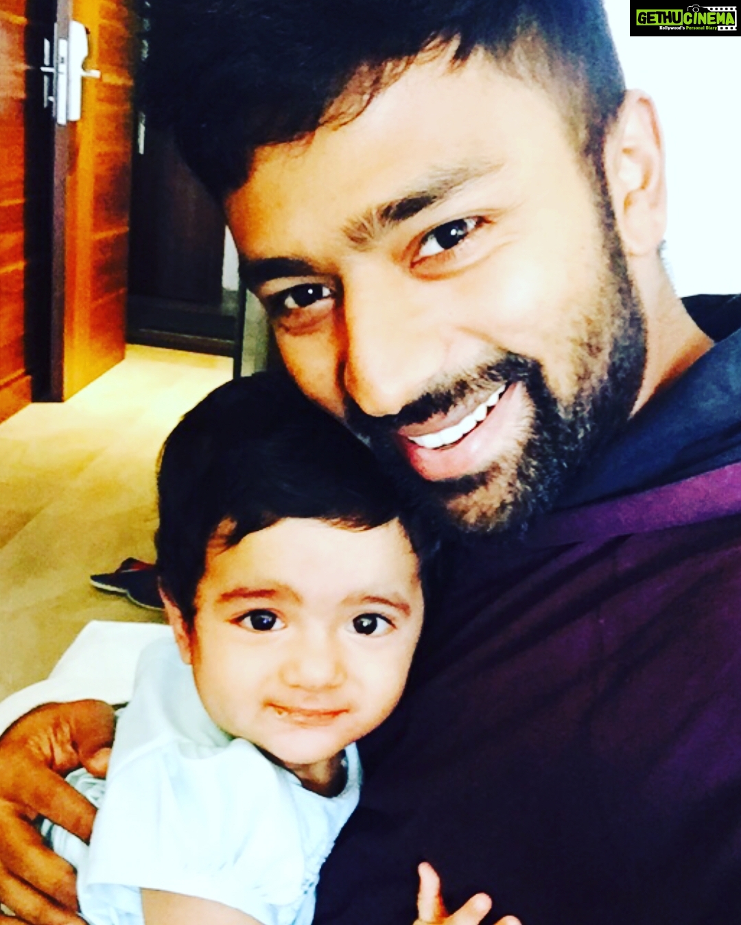 Shanthanu Bhagyaraj Instagram - Happy bday to my baby doll πDiaπ She turns 2οΈβ£ today ππππ Parents - @nishkrish @mahu3784 Chithi π - @kikivijay11 Jus in case everyone starts asking me if sheβs my kid ππ