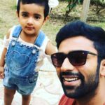 Shanthanu Bhagyaraj Instagram – Happy bday to my baby doll 💖Dia💖 She turns 2️⃣ today 😘😘😘😘 Parents – @nishkrish @mahu3784 
Chithi 😜 – @kikivijay11 
Jus in case everyone starts asking me if she’s my kid 😜😜