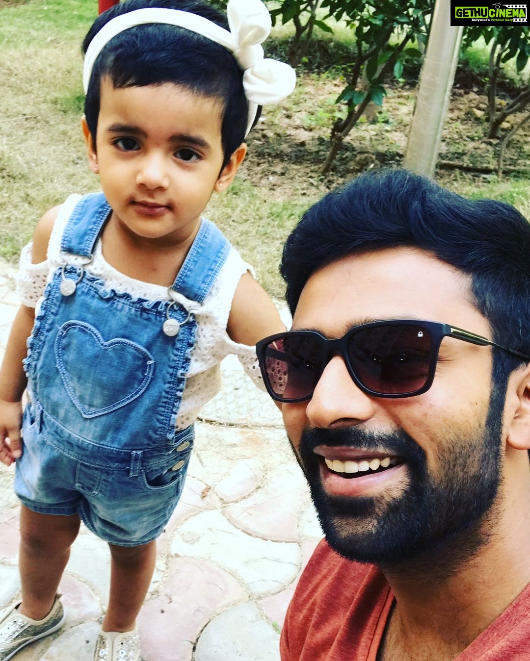 Shanthanu Bhagyaraj Instagram - Happy bday to my baby doll πDiaπ She turns 2οΈβ£ today ππππ Parents - @nishkrish @mahu3784 Chithi π - @kikivijay11 Jus in case everyone starts asking me if sheβs my kid ππ