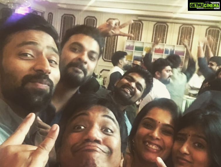 Shanthanu Bhagyaraj Instagram - #AknotsV @aadhavkannadhasan Sangeeth 😊👍🏻 @abhinayvaddi @sanjay1011 @shriya_sriram @iamvishnuvishal @kikivijay11 #actorkarunakaran