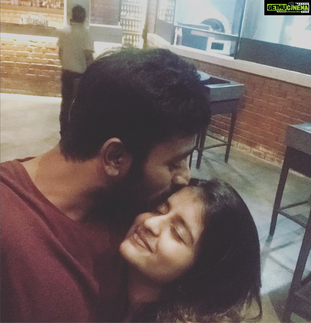 Shanthanu Bhagyaraj Instagram - Happy bday to my kiddo sister whoโs no longer a teenager ๐ค๐ค the most annoying ๐ lovable ๐ irritating โค๏ธbenevolent brat u can have as a cousin ๐๐ wishing you a super rocking yr ahead @shriya_sriram Bummmmmmmm ๐ค๐ค๐ค