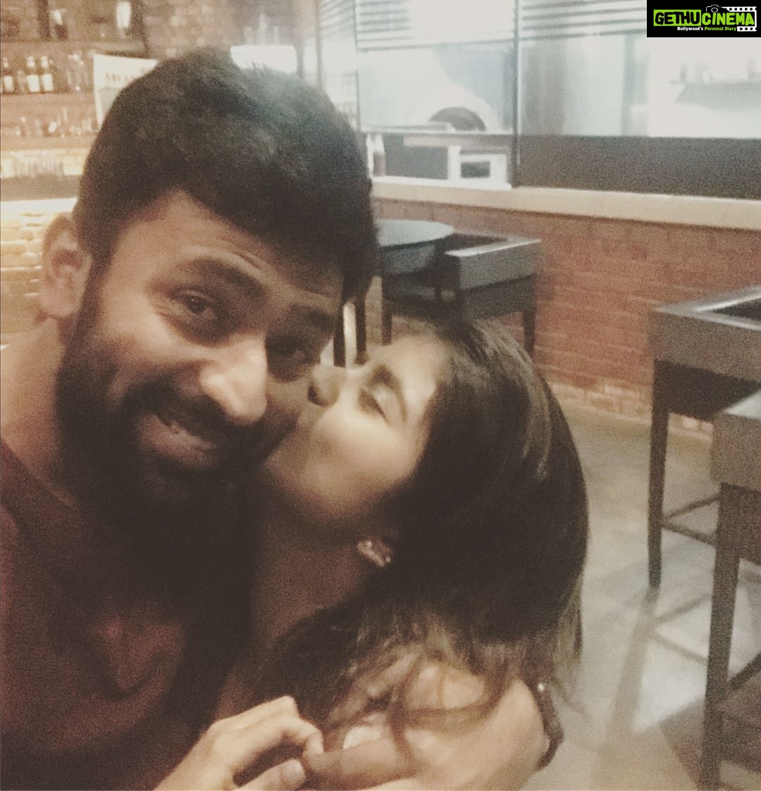 Shanthanu Bhagyaraj Instagram - Happy bday to my kiddo sister whoโs no longer a teenager ๐ค๐ค the most annoying ๐ lovable ๐ irritating โค๏ธbenevolent brat u can have as a cousin ๐๐ wishing you a super rocking yr ahead @shriya_sriram Bummmmmmmm ๐ค๐ค๐ค