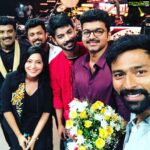 Shanthanu Bhagyaraj Instagram - #Mersal @mahatofficial @ramyasub That moment when your dancing in front of #Ilayathalapathi 💛😊 Jawaharlal Nehru Stadium