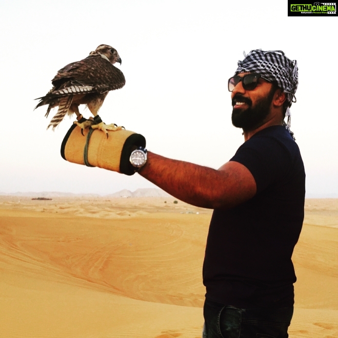 Shanthanu Bhagyaraj Instagram - Dubai #Deserts #Safari #peaceandlove #Bliss #familytime❤️ #vacationmodeon😎 #2017💪 @kikivijay11 @mahu3784 @sharanyabhagyaraj @poornimabhagyaraj @nishkrish Desert Safari Dubai
